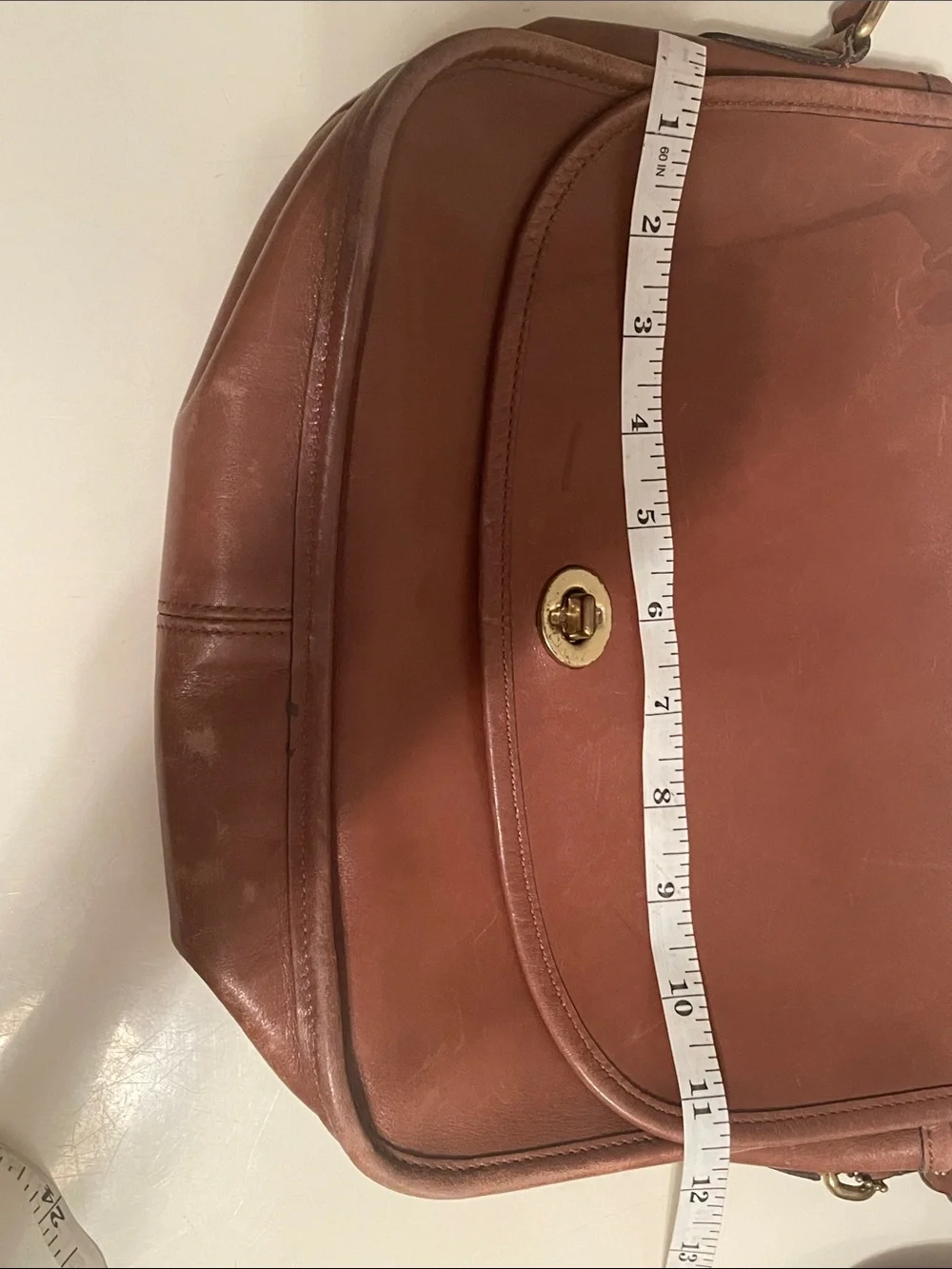 Vintage Coach Shoulder Bag City 9790 Tan Brown Leather Gold Turn Lock with Charm